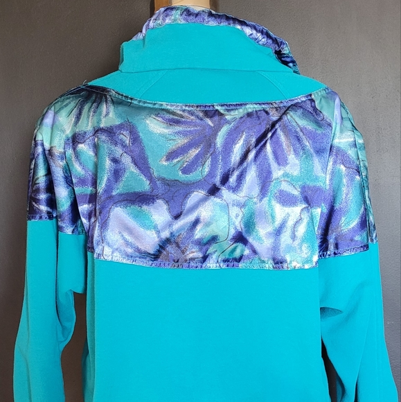 VINTAGE Lady's Footlocker Teal and Purple Half Zip - Picture 2 of 4